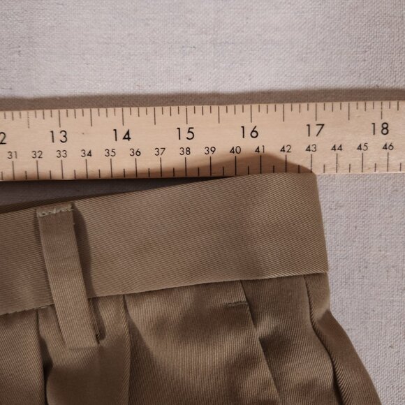 Dockers Classic Fit Signature Khaki Pants Mens 34 x 32 Comfort Pleated - Picture 2 of 15